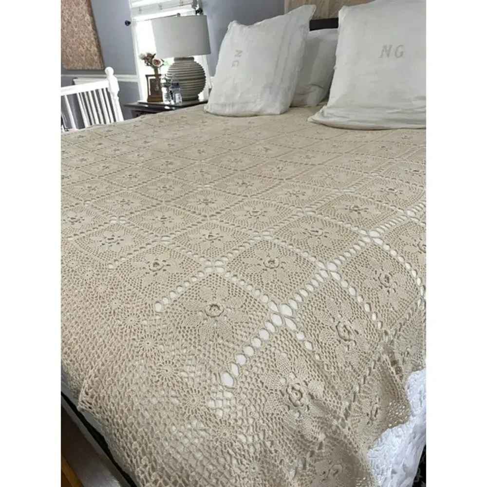 Vintage Hand Crocheted Bedspread Queen 90x100, Cream Popcorn 3D Floral Coverlet